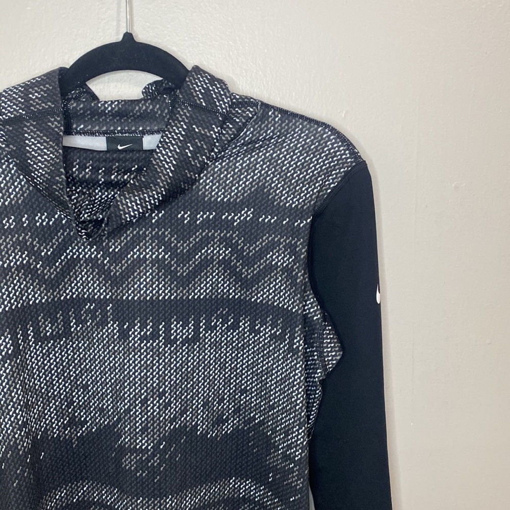🪼Grey, black and white patterned long sleeved Nike Dri-fit! - Picture 1 of 9